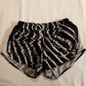 Nike women's size small shorts black & white, have liners
